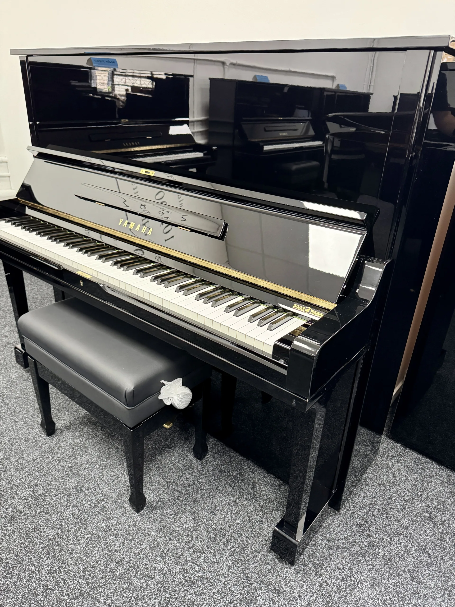 Yamaha U3M Upright Piano, 131cm, Polished Ebony