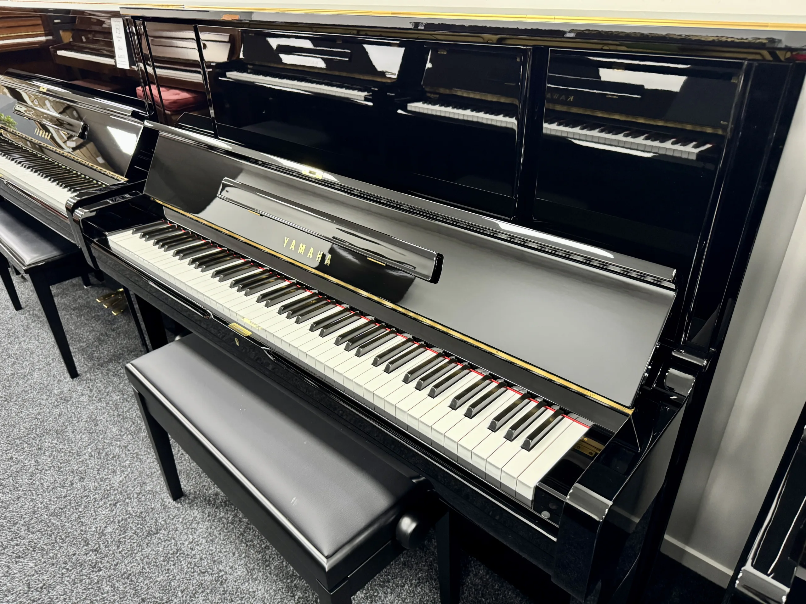 Yamaha UX1 Upright Piano, 121cm, Polished Ebony